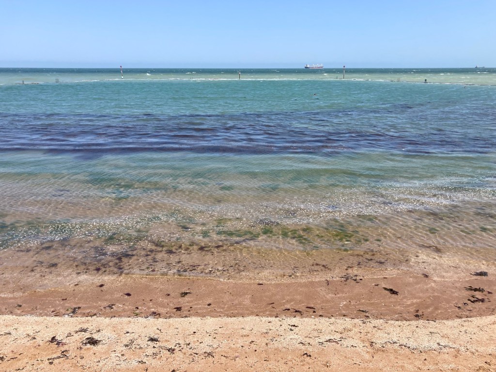 04/06/23 – Waves over the wall at the tidal&nbsp;pool